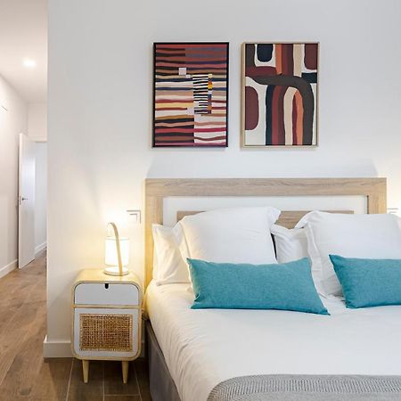 Feelathome Castilla Apartments マドリード エクステリア 写真