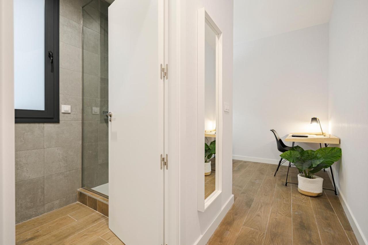 Feelathome Castilla Apartments マドリード エクステリア 写真