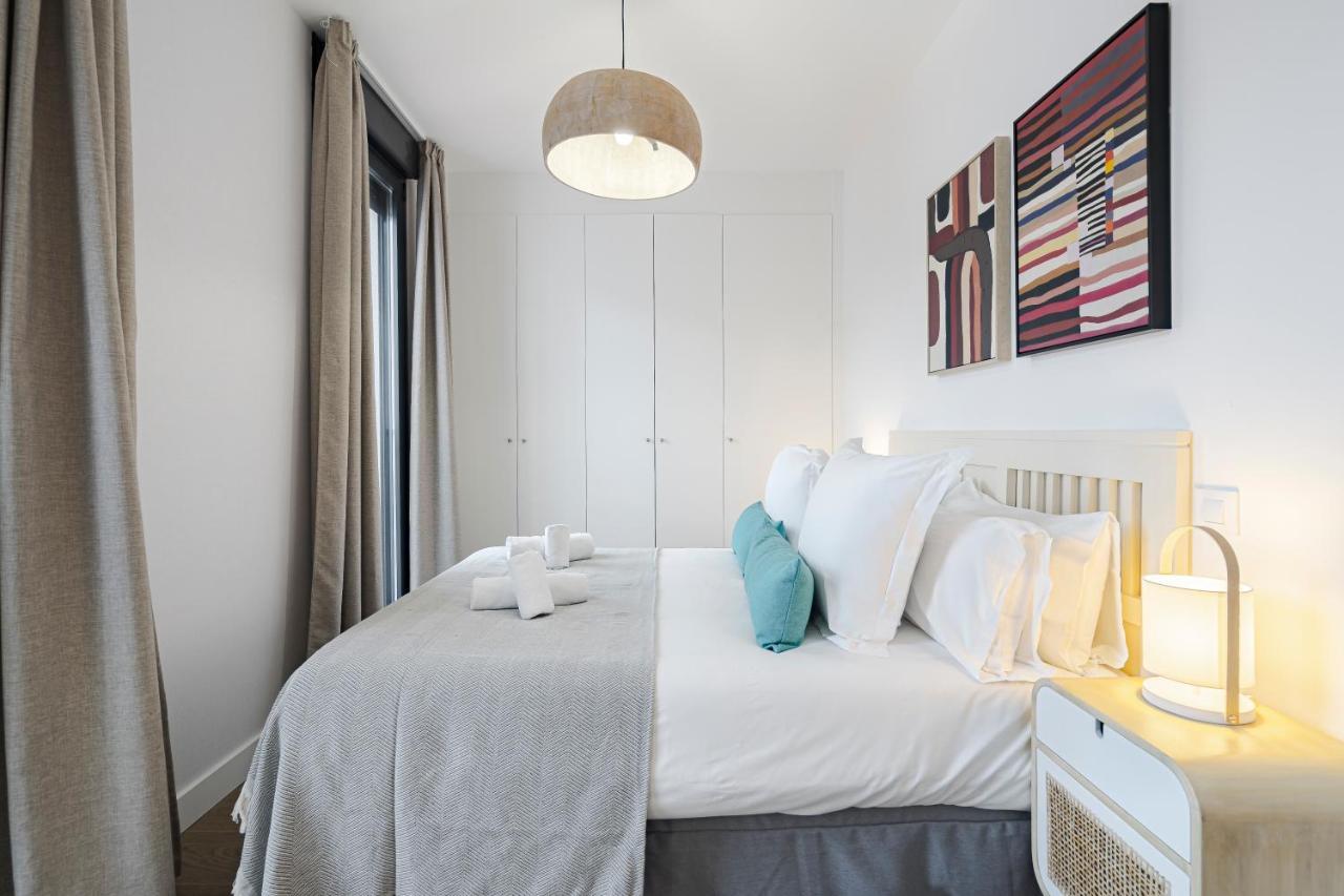 Feelathome Castilla Apartments マドリード エクステリア 写真