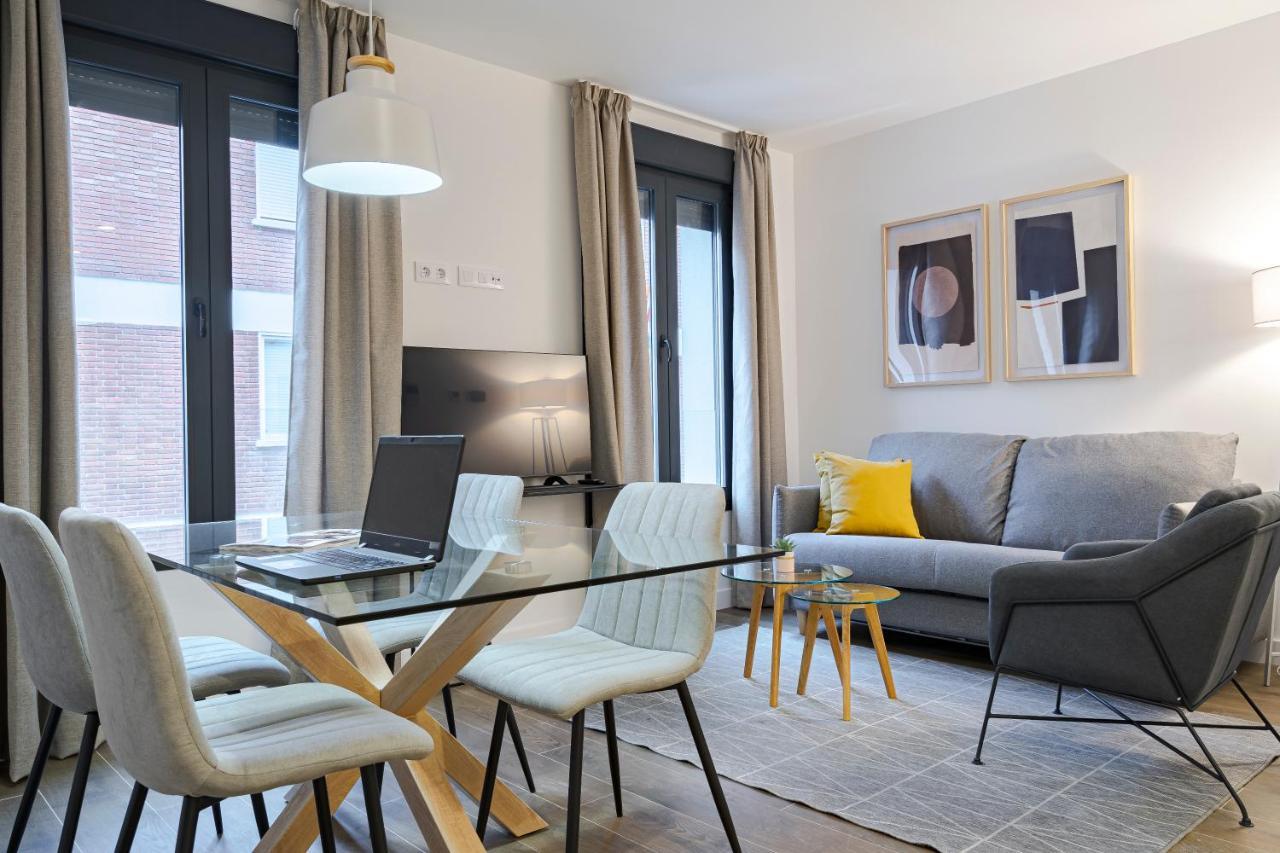 Feelathome Castilla Apartments マドリード エクステリア 写真
