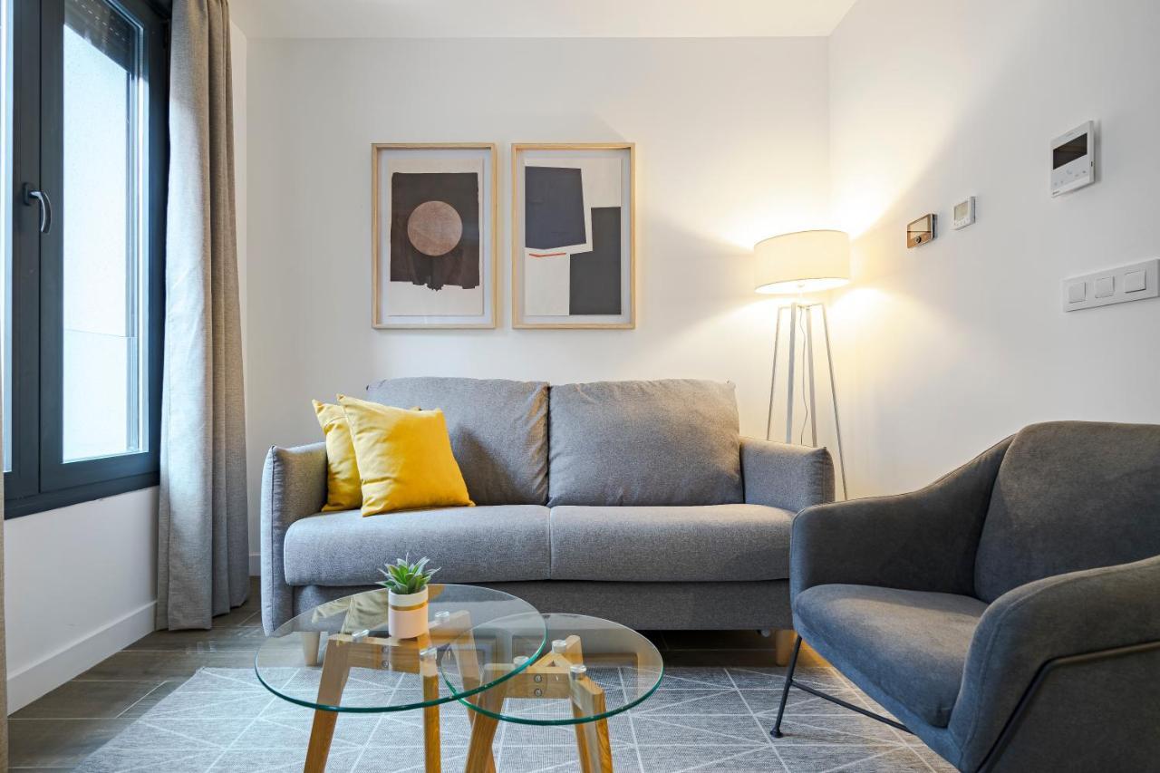 Feelathome Castilla Apartments マドリード エクステリア 写真