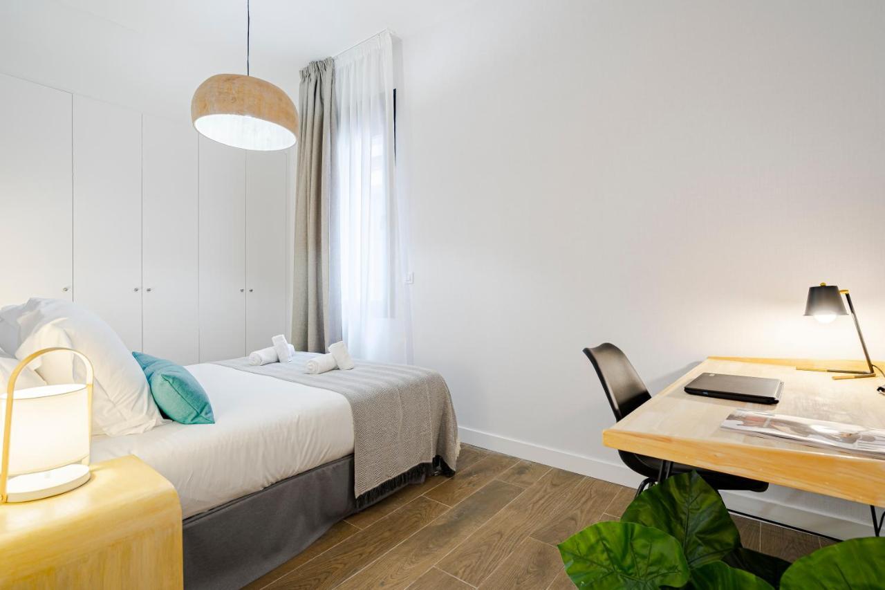 Feelathome Castilla Apartments マドリード エクステリア 写真