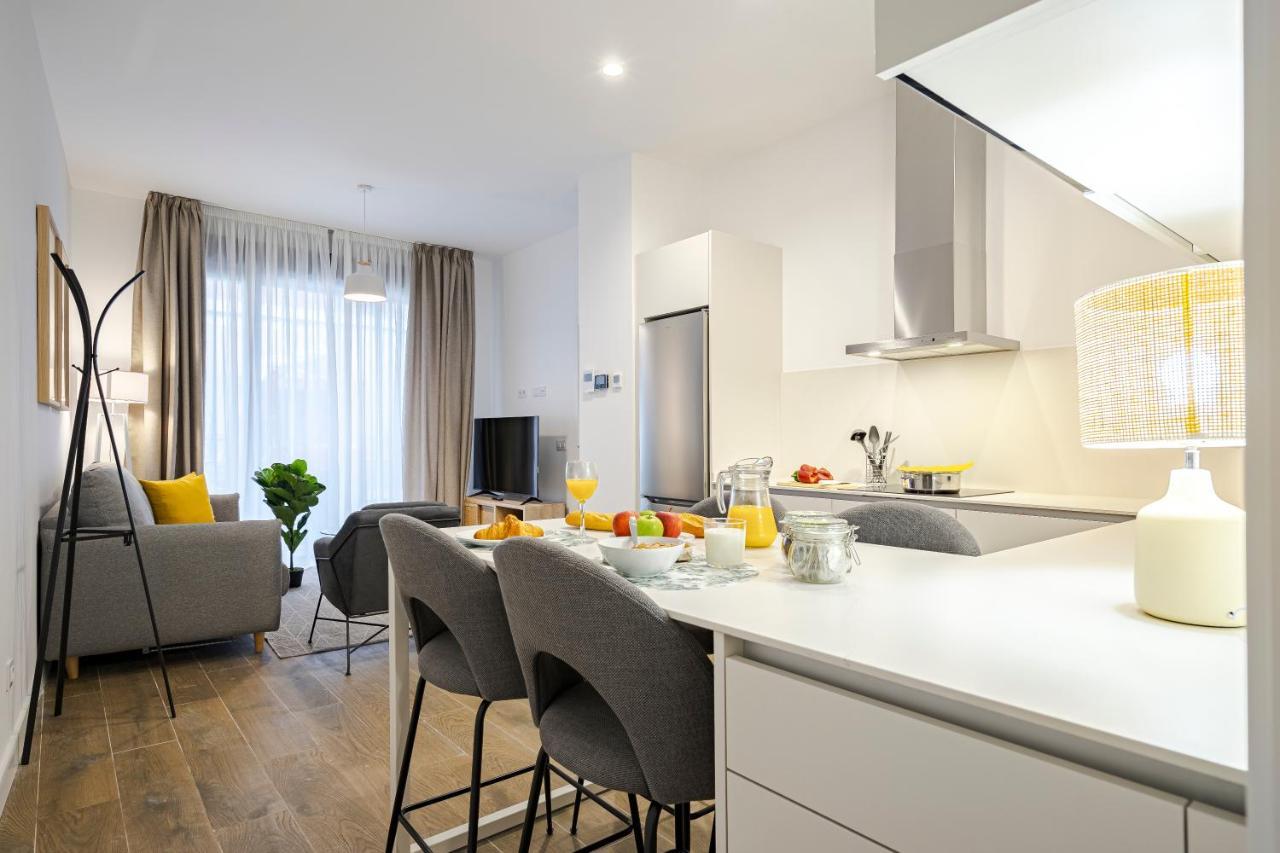 Feelathome Castilla Apartments マドリード エクステリア 写真