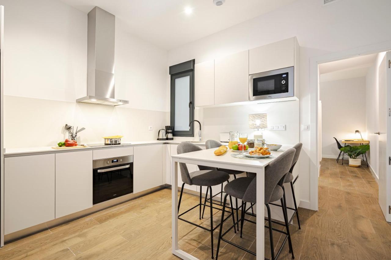 Feelathome Castilla Apartments マドリード エクステリア 写真