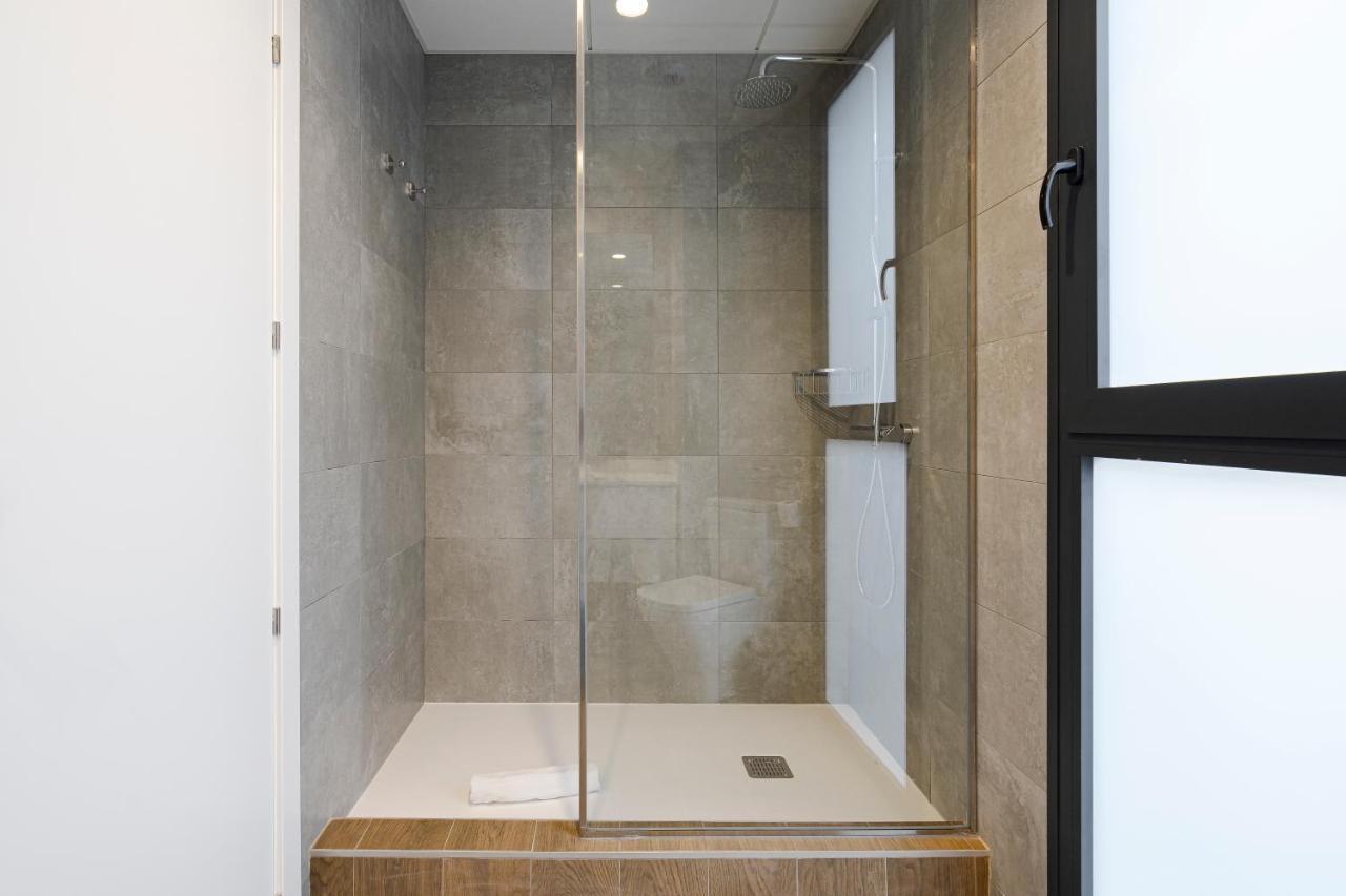 Feelathome Castilla Apartments マドリード エクステリア 写真