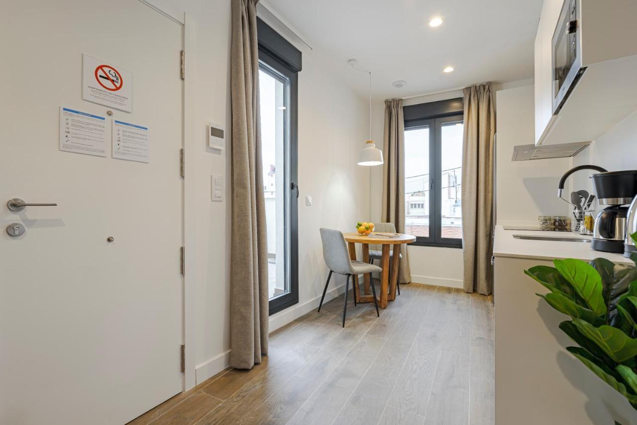 Feelathome Castilla Apartments マドリード エクステリア 写真