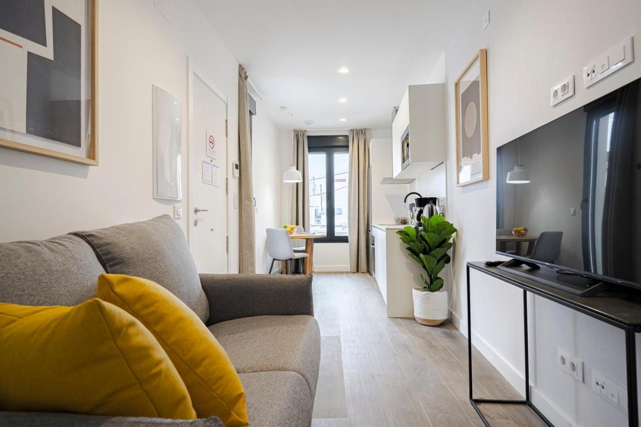 Feelathome Castilla Apartments マドリード エクステリア 写真