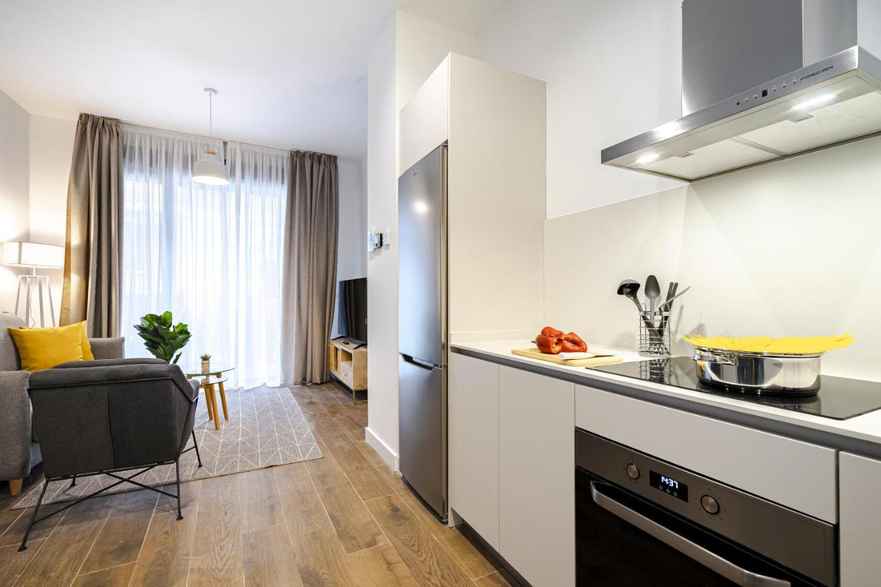Feelathome Castilla Apartments マドリード エクステリア 写真