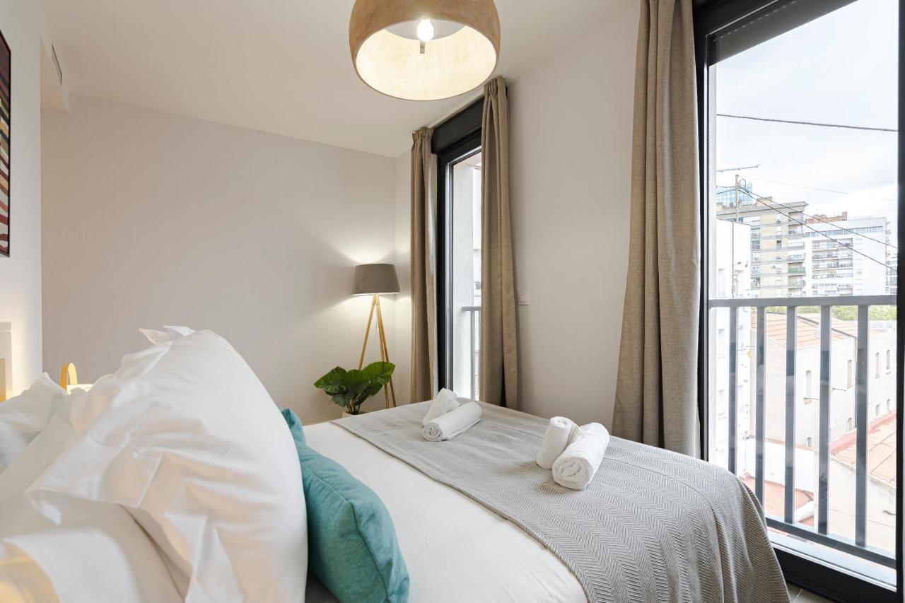 Feelathome Castilla Apartments マドリード エクステリア 写真