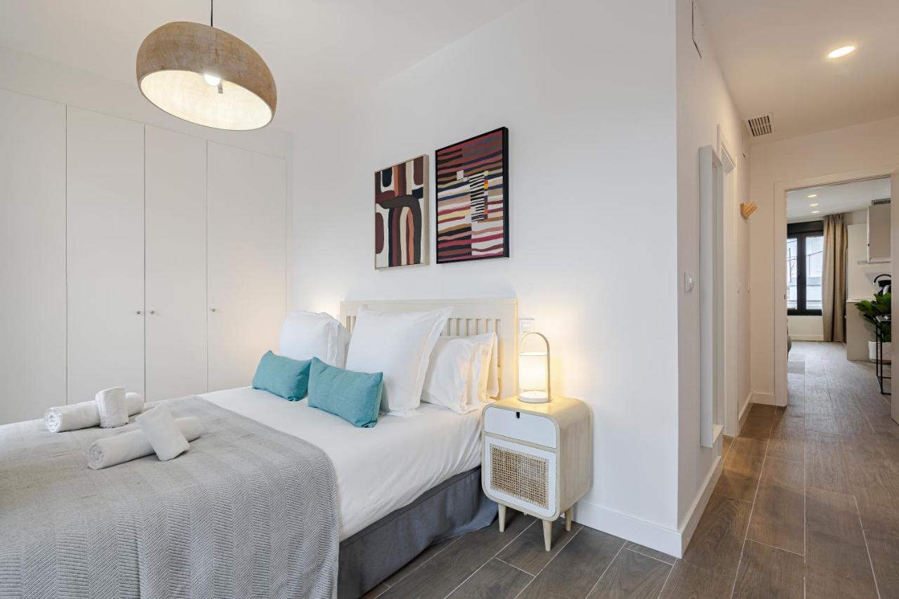 Feelathome Castilla Apartments マドリード エクステリア 写真