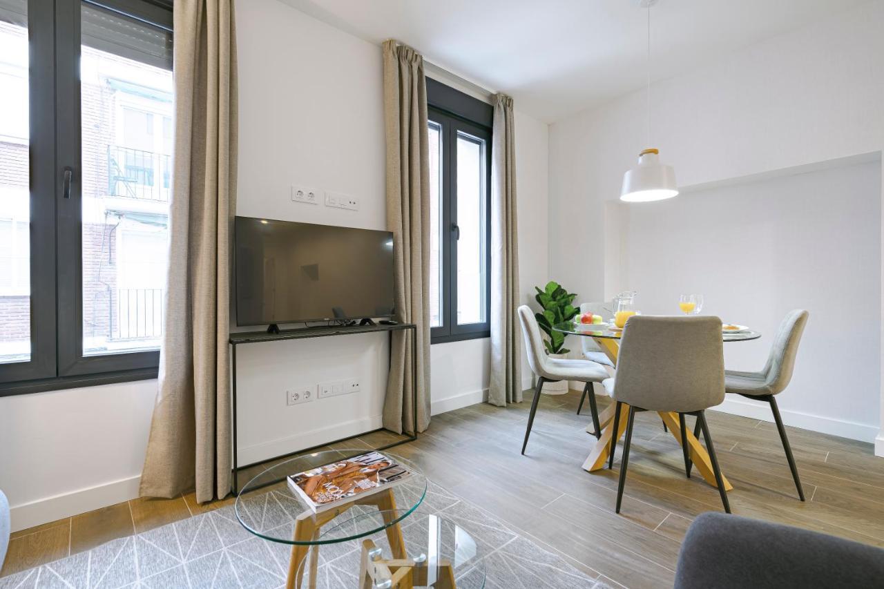 Feelathome Castilla Apartments マドリード エクステリア 写真