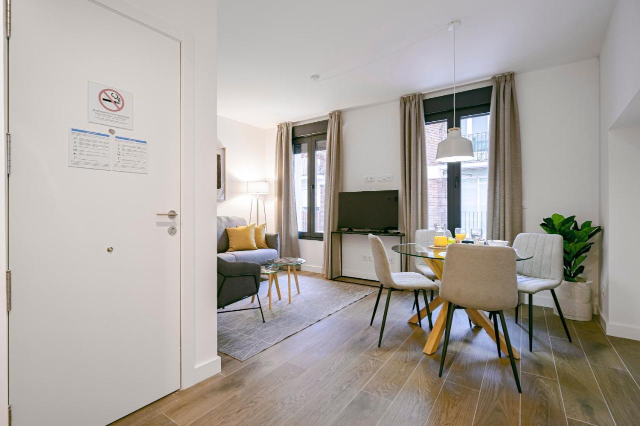 Feelathome Castilla Apartments マドリード エクステリア 写真