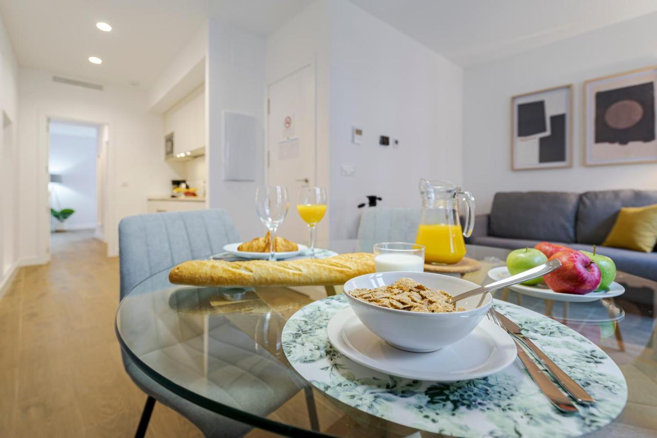 Feelathome Castilla Apartments マドリード エクステリア 写真