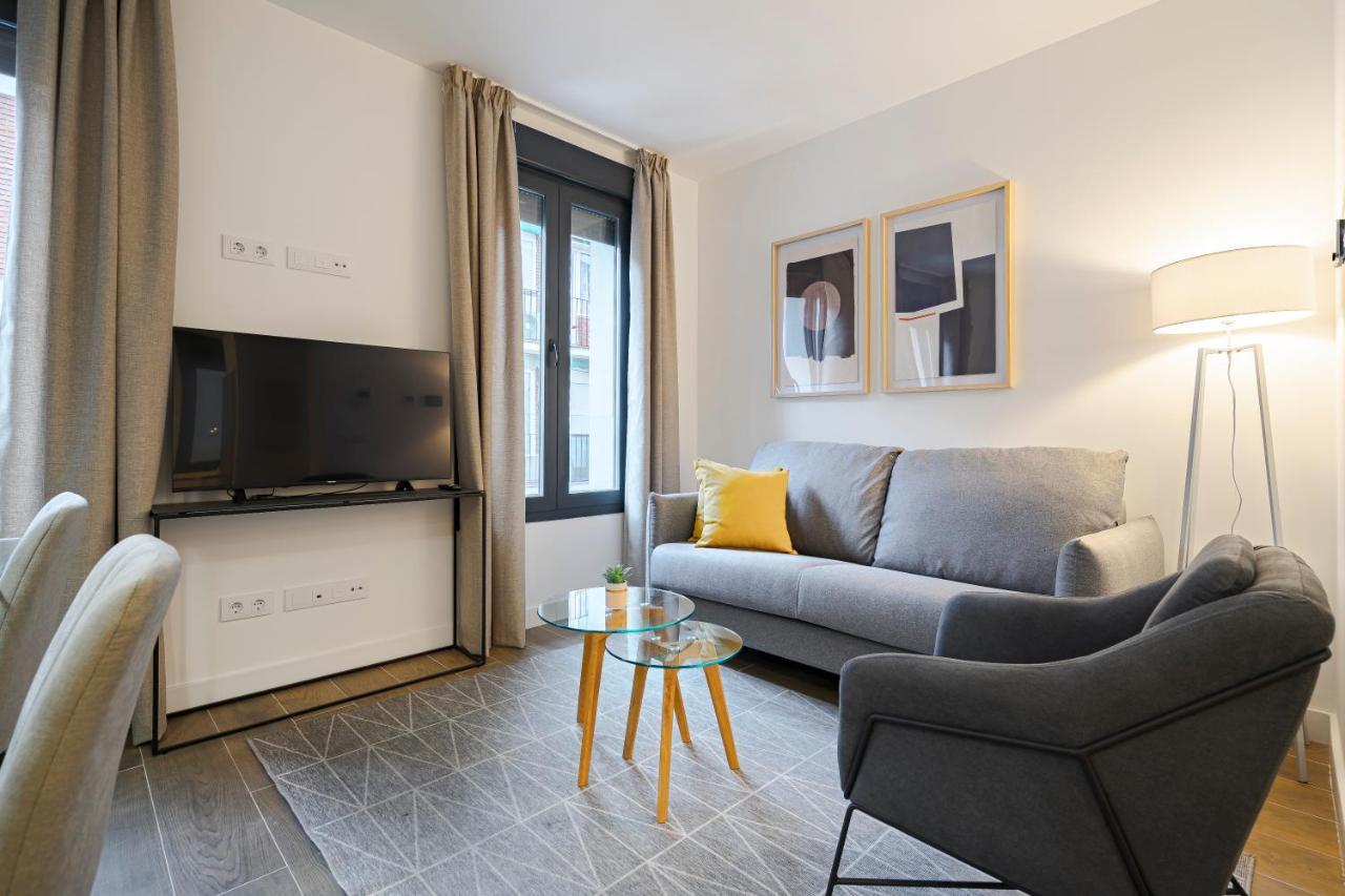 Feelathome Castilla Apartments マドリード エクステリア 写真