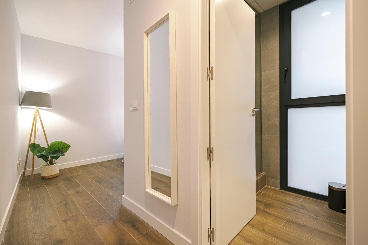 Feelathome Castilla Apartments マドリード エクステリア 写真